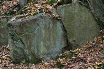 Typischer Fels in den Lennehängen, © FNMK 2004